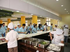 如何选择可靠承包企事业食堂的优质供应商 以上海冠实餐饮为例